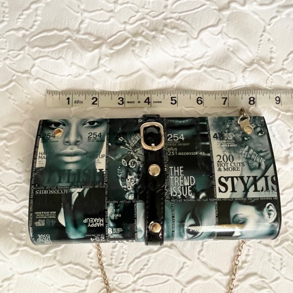 Fashion Magazine Clutch - Picture 7 of 8
